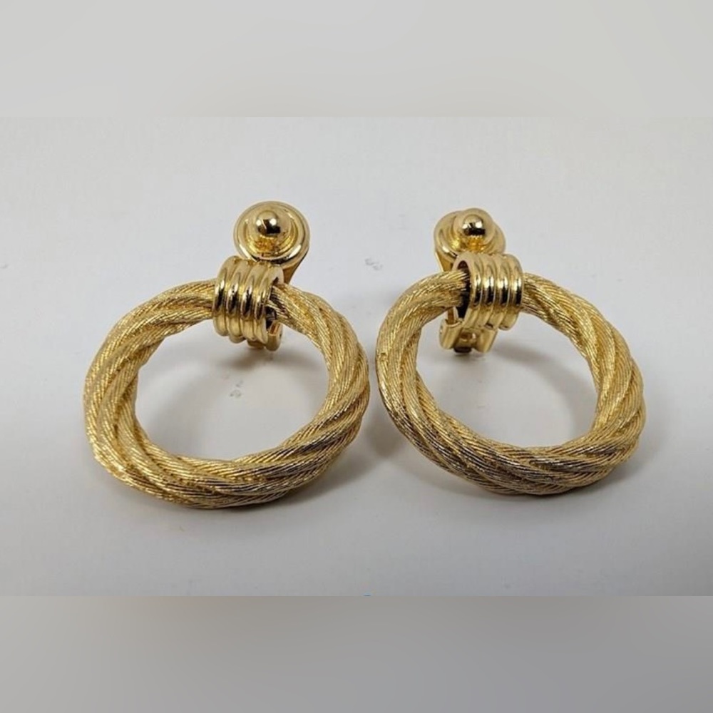 Vintage Christian Dior rope hoop clip on earrings. - Picture 12 of 12